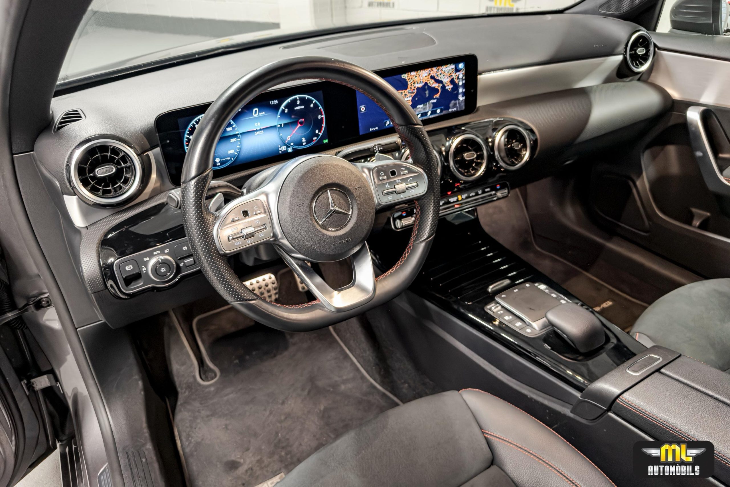 Imagen Mercedes-Benz A 200 d Sedán