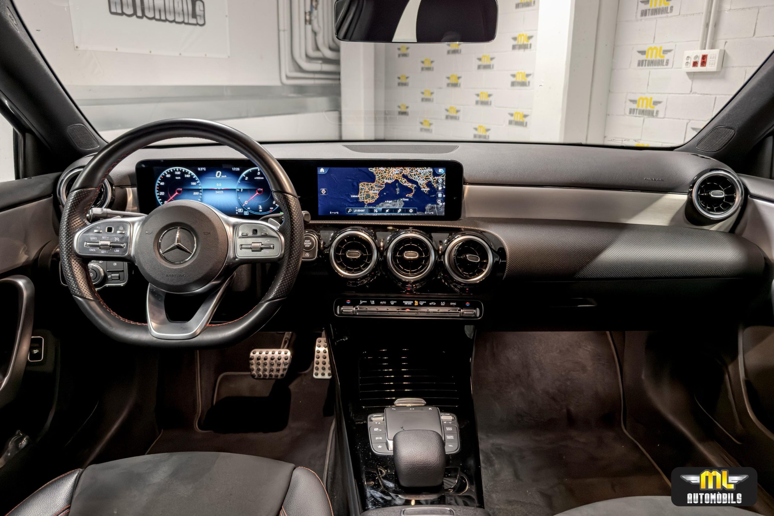 Imagen Mercedes-Benz A 200 d Sedán