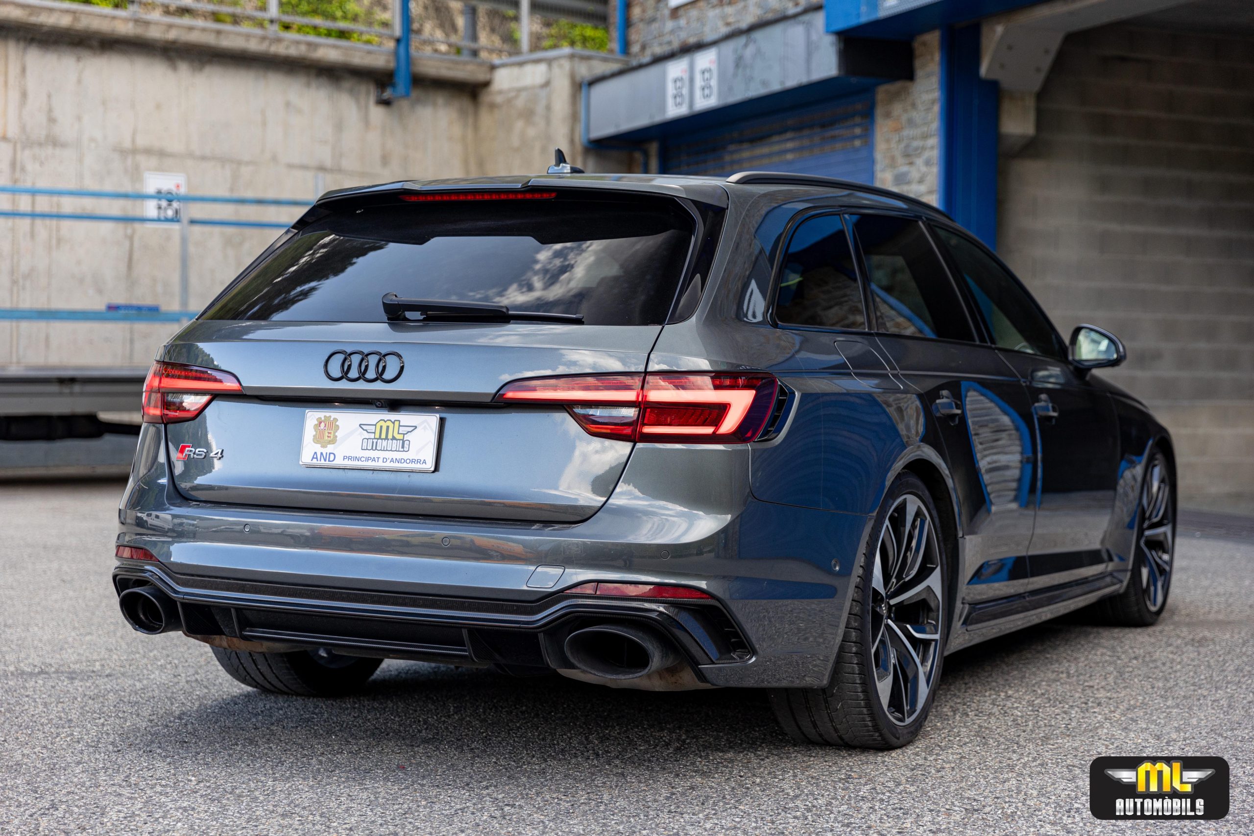 Imagen AUDI RS4 AVANT QUATTRO AMB CARBOCERAMICS