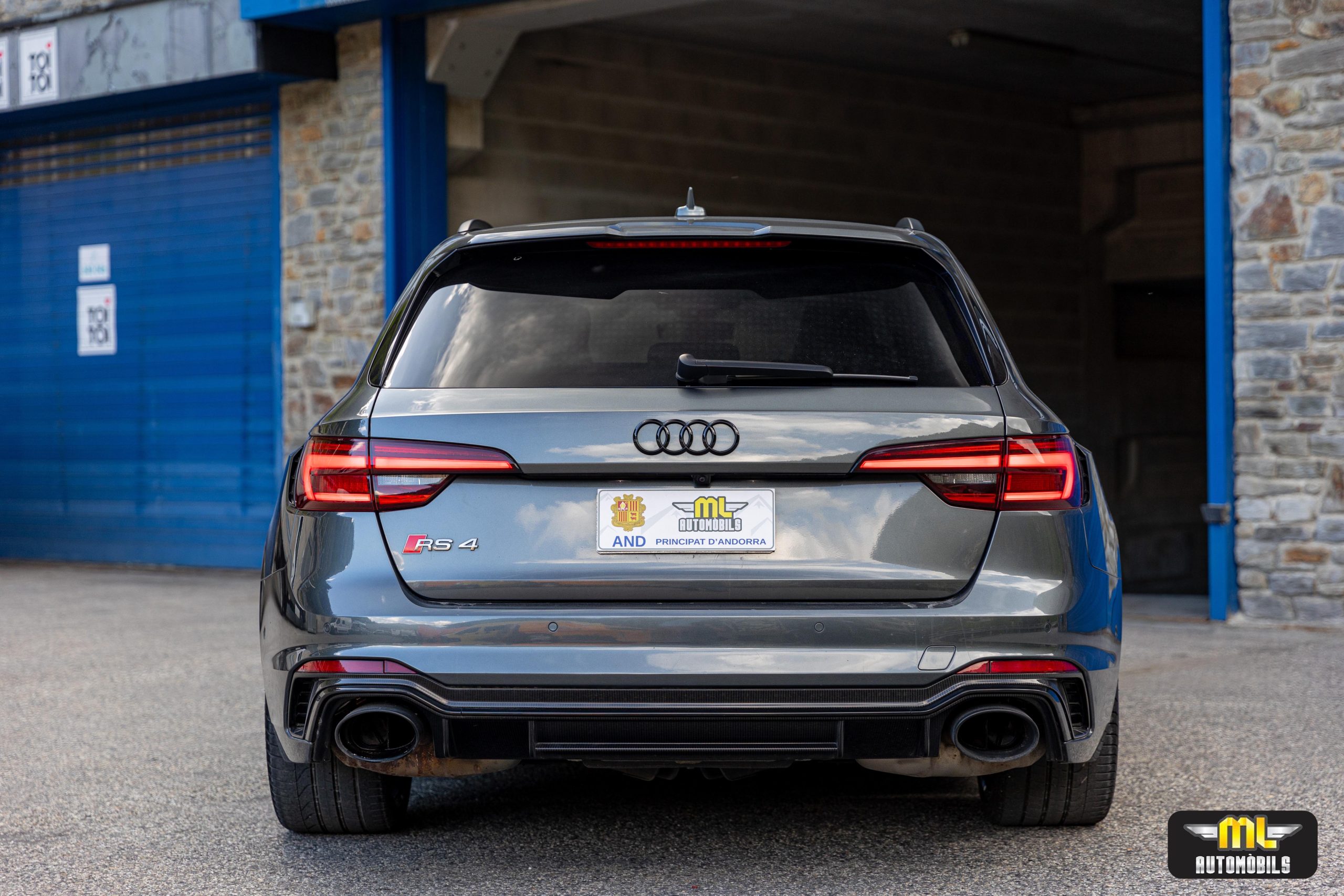 Imagen AUDI RS4 AVANT QUATTRO AMB CARBOCERAMICS
