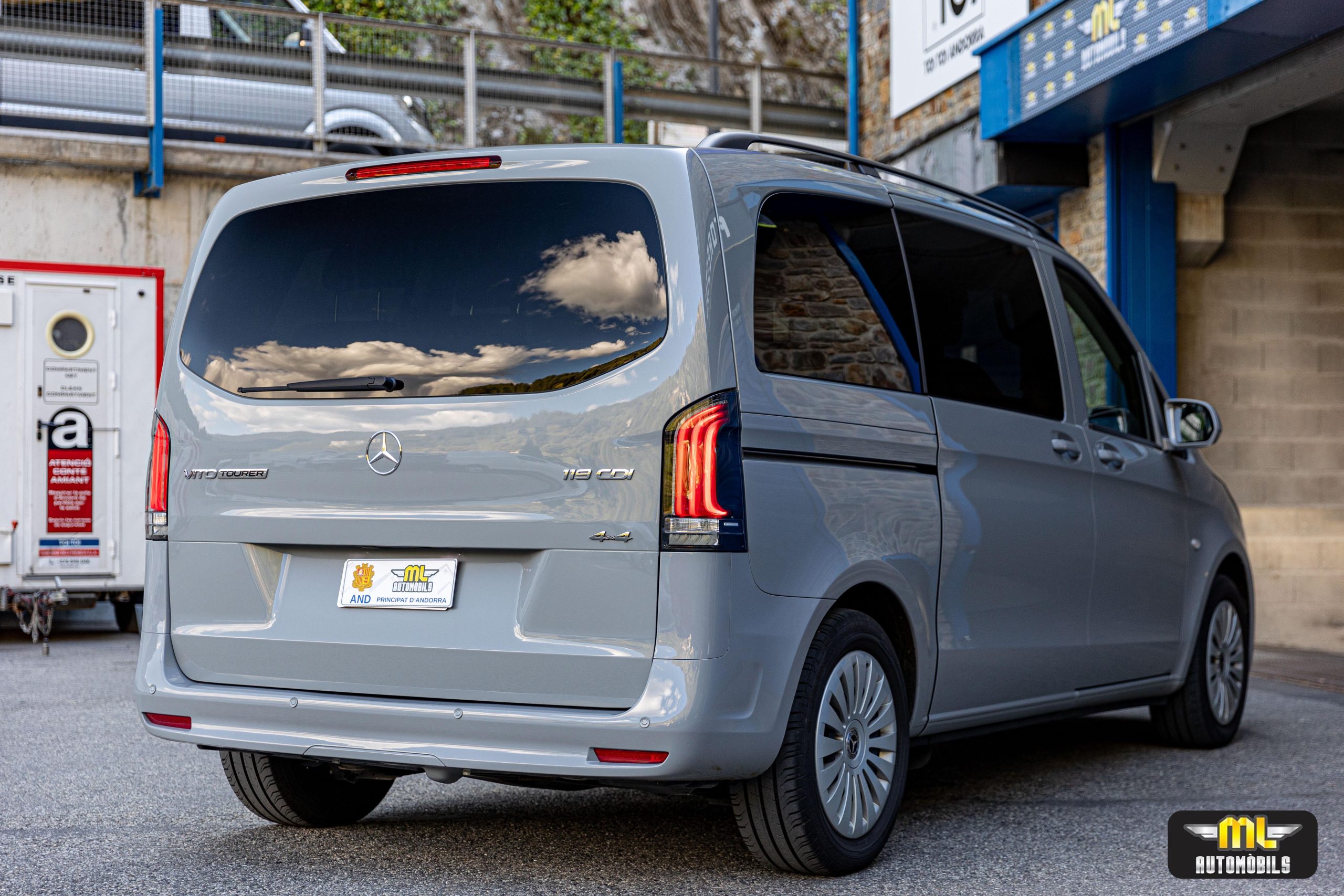 Imagen Mercedes-Benz Vito Tourer 119 CDI 4MATIC PRO COMPACTA